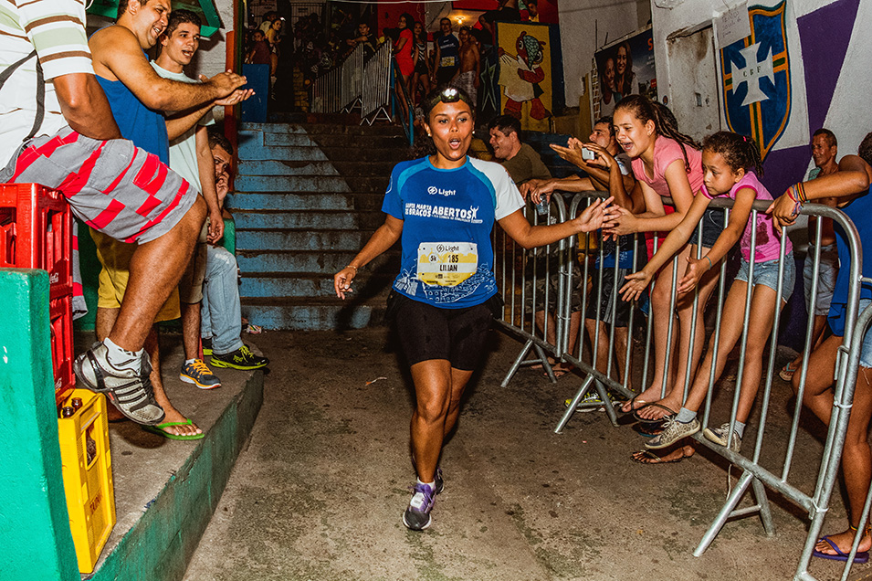 Santa-Marta-de-Bracos-Abertos, corrida de rua, projeto de braços abertos, corrida nuturna, night run, x3m,  sportsession, agência fotografica, cobertura fotografica esportiva,  fotografia esportiva